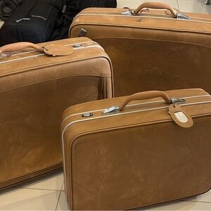 Vintage leather travel set. Belonged to my auntie, great for display or sets.